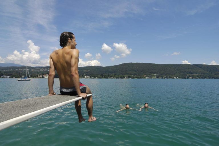 Hotel mit Bademöglichkeit am Wörthersee - Sprungbrett