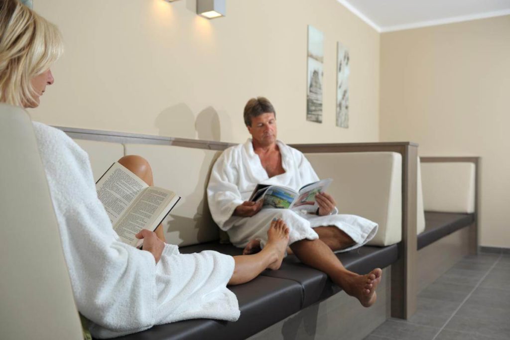 Reading in the feel-good room - offer 50 percent discount