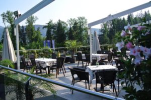 Outdoor seating on the terrace - A la carte restaurant